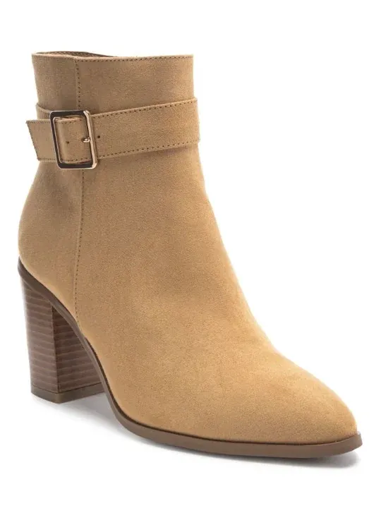 Pointed-Toe Boots