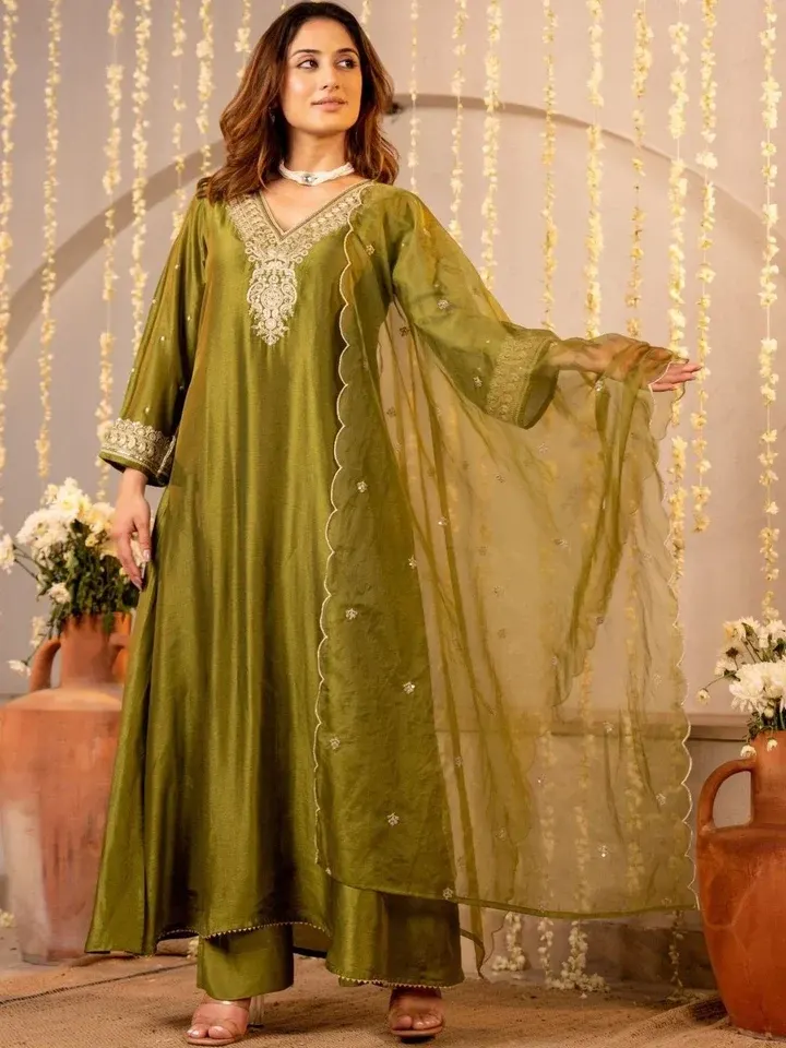 Embroidered Kurtas & Suits