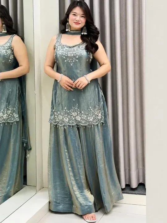 Embroidered Kurtas & Suits