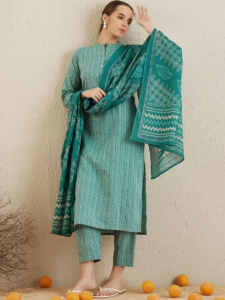 Printed Kurtas & Suits