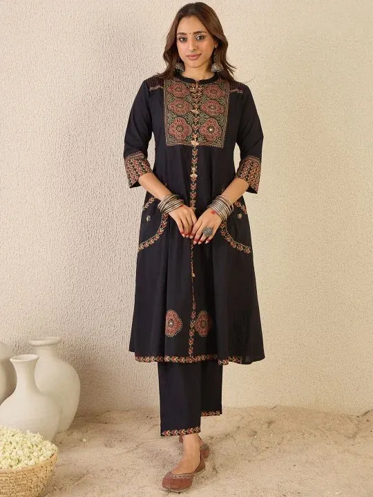 Printed Kurtas & Suits