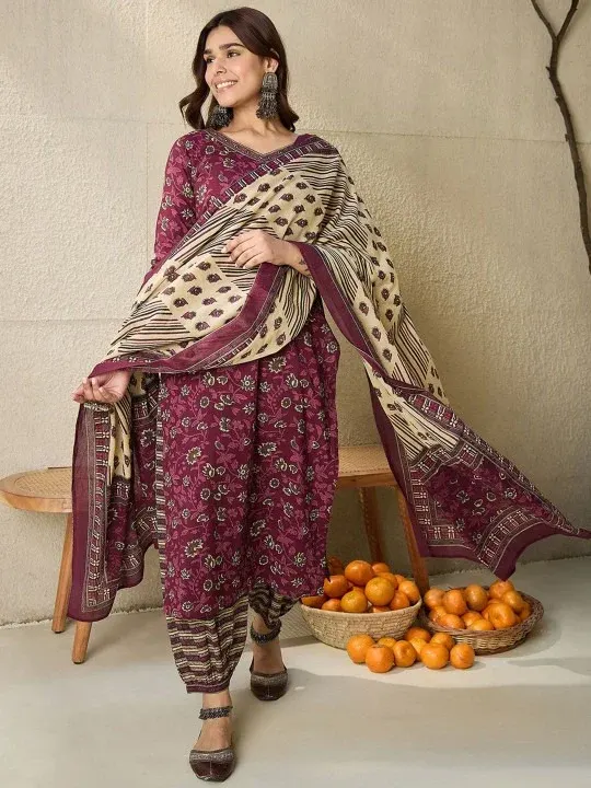 Floral Printed Kurtas & Suits