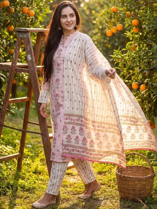 Floral Printed Kurtas & Suits